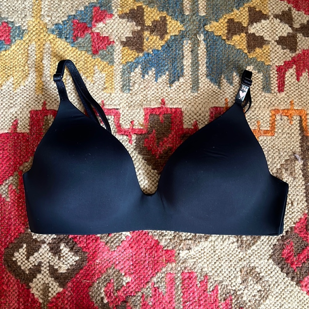 Brand new Victoria Secret Seamless T-shirt bra